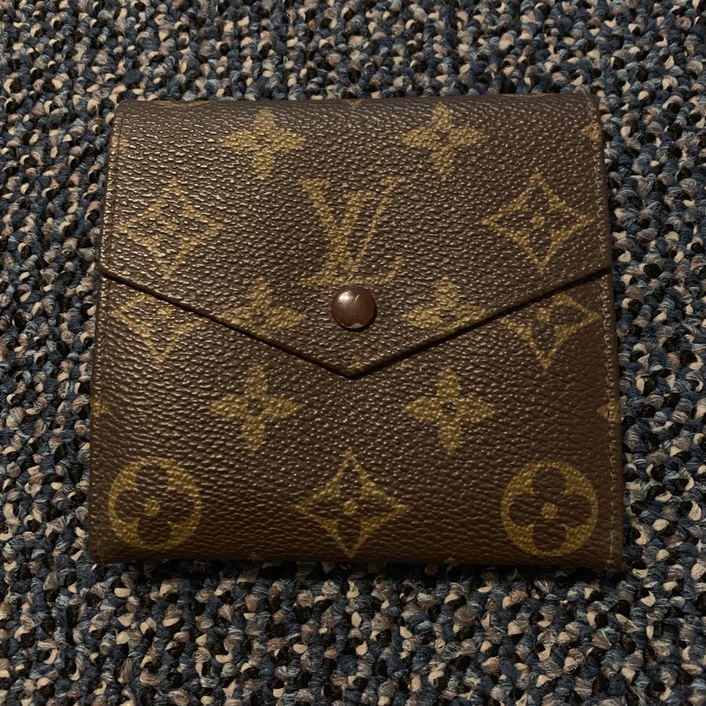 Louis Vuitton Fold Out Wallet